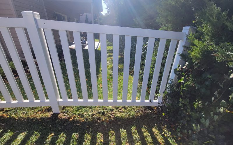 Vinyl Fence Cleaning 2 After